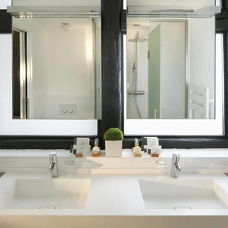Hotel Le Colombier 4*